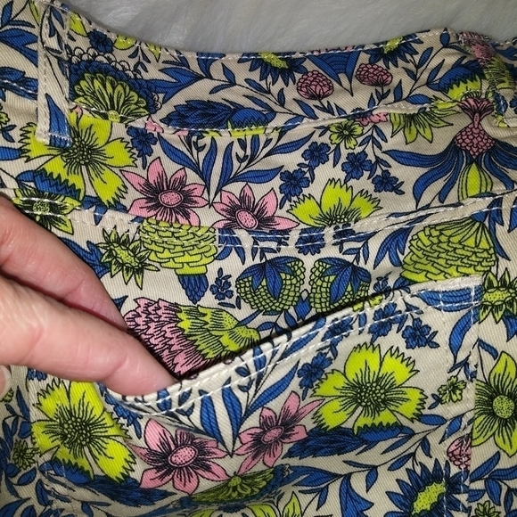 H&M Floral Cuffed Shorts - Picture 3 of 5